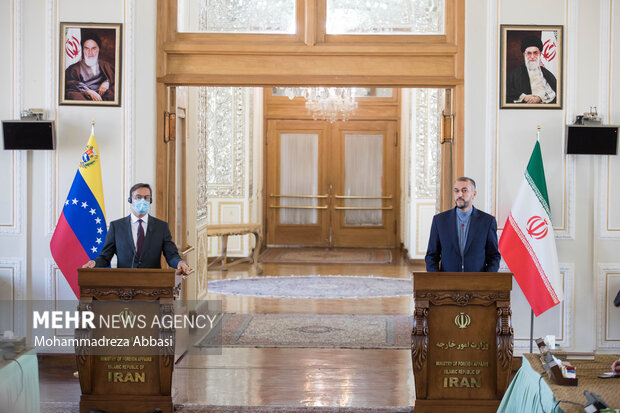 Venezuelan president Maduro to visit Tehran: Iran FM