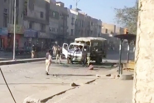 انفجار در پاکستان/ یک پلیس کشته و ۱۷ تَن زخمی شدند