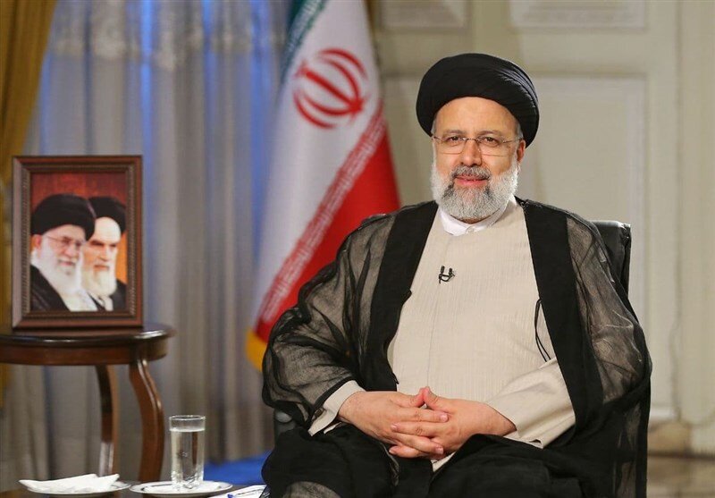 ایران کو اپنے 15 ہمسایہ ممالک کے ساتھ  اقتصادی اور تجارتی تعلقات کو مزید فروغ دینا چاہیے
