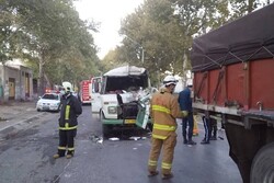 وقوع ۶ تصادف خودروهای سنگین براثر بارش باران در اصفهان