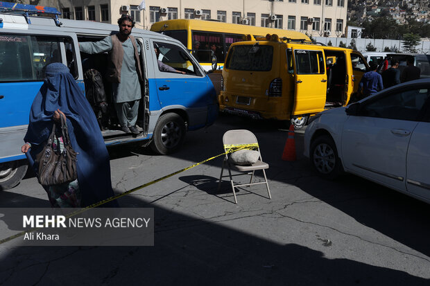 مردم شهر کابل در حال رفت  آمد در محل حادثه امروز صبح هستند