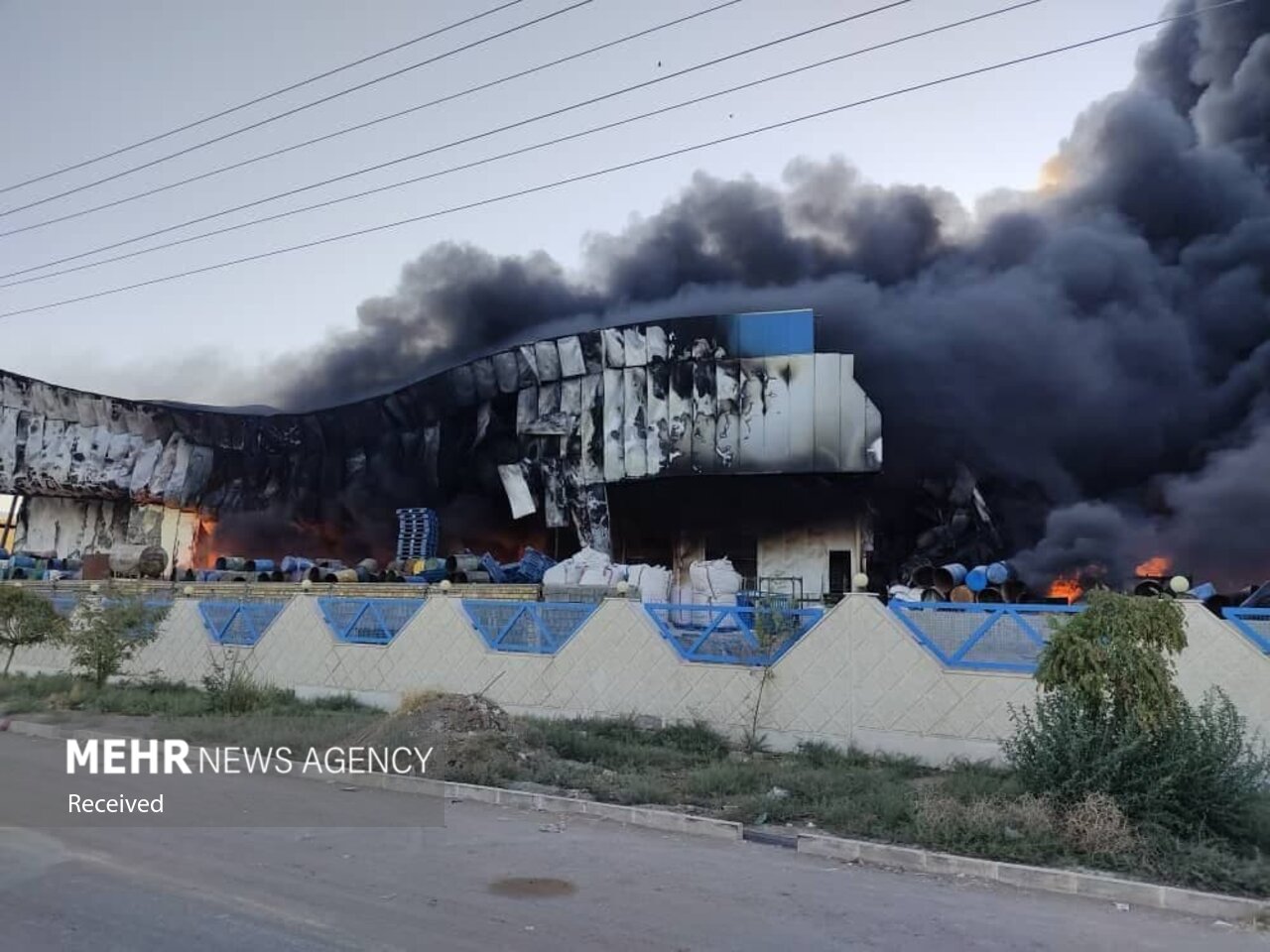 خبرگزاری مهر | اخبار ایران و جهان | Mehr News Agency - آتش سوزی در شهرک  صنعتی مامونیه