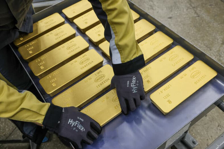 چین قیمت جهانی طلا را پایین کشید
