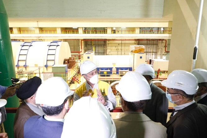 اعضای کمیسیون برنامه و بودجه از نیروگاه اتمی بوشهر بازدید کردند