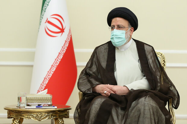 الرئيس الإيراني يتسلم أوراق اعتماد 6 دول اجنبية+ مرفق بالصور