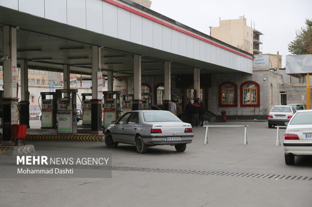 وضعیت پمپ های بنزین اردبیل و یزد  بعد از اختلال در توزیع سوخت