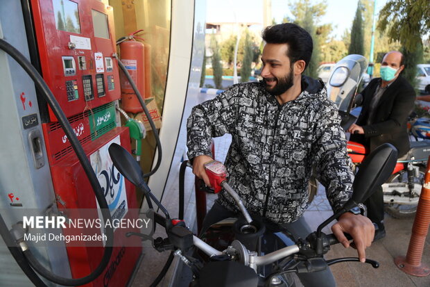 مشکل سوختگیری در ۱۲۰ پمپ بنزین اصفهان برطرف شد