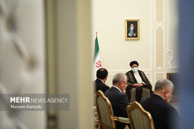 حجت الاسلام سید ابراهیم رئیسی در دیدار با وزرای امور خارجه چهار کشور حضور دارد