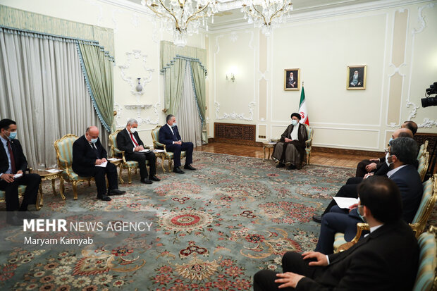 سراج الدین مهرالدین وزیر امور خارجه تاجیکستان با  سید ابراهیم رئیسی رئیس جمهور ایران دیدار و گفتگو کرد