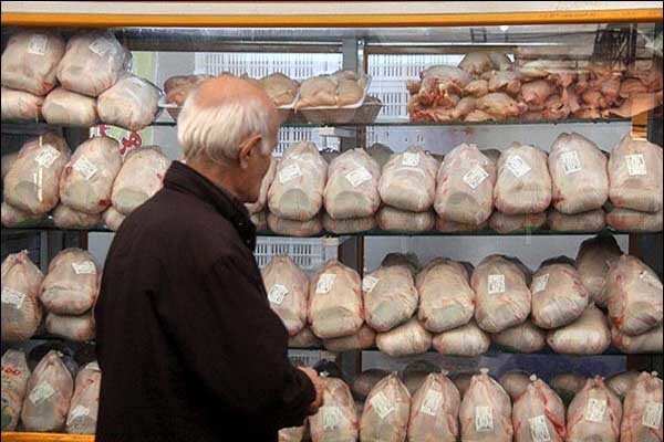 فروش گوشت مرغ بالاتر از نرخ مصوب تخلف است