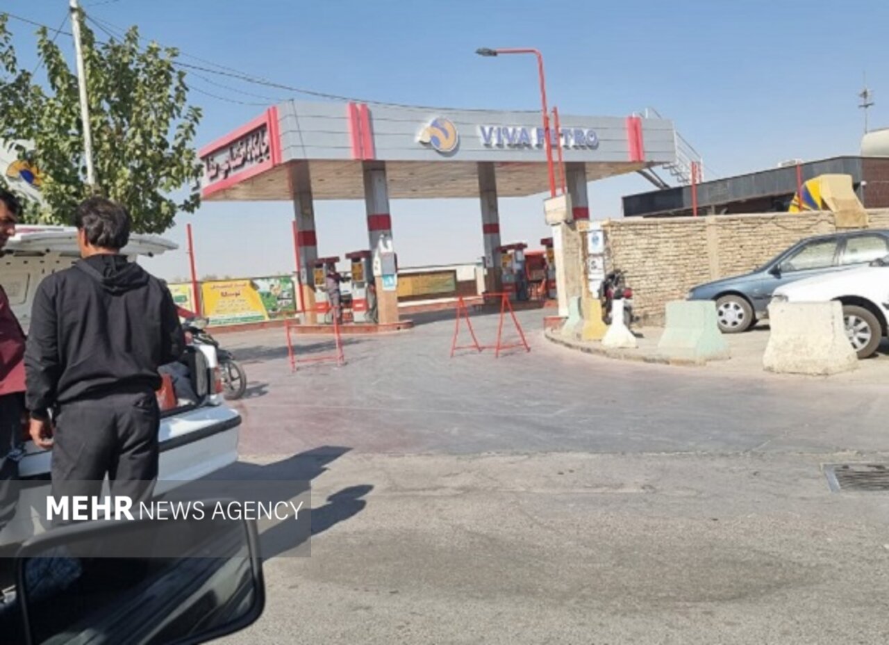 هک شدن تابلوهای شهری و تابلوهای پمپ بنزین در اصفهان