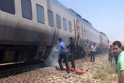 قطار یزد – تهران دچار حریق شد/ سرگردانی ۴ ساعته مسافران در نایین