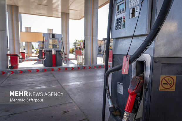 امکان سوخت گیری با کارت هوشمند در ۱۶ پمپ بنزین کرمانشاه
