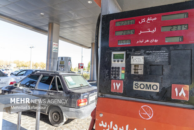 جزئیات ارائه یارانه بنزین به افراد فاقد خودرو / بنزین گران نمی‌شود