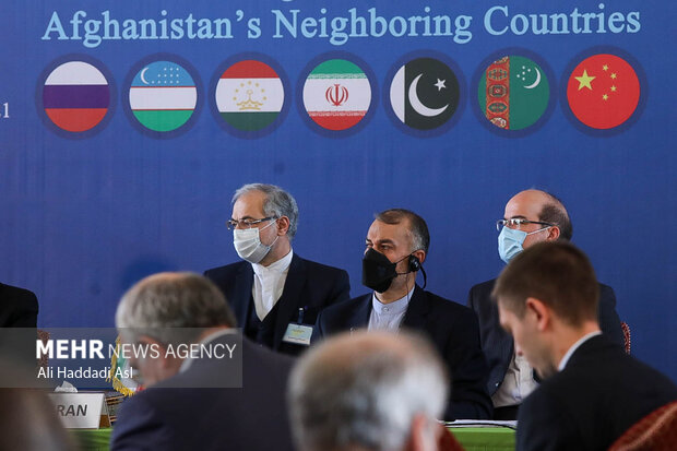 حسین امیر عبداللهیان وزیر امور خارجه ایران در دومین نشست وزرای امور خارجه کشورهای همسایه افغانستان حضور دارد