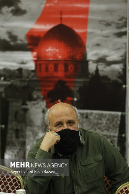 رسول نجابتی گرافیست در مراسم کارگاه بین اللملی پوستر وحدت حضور دارد