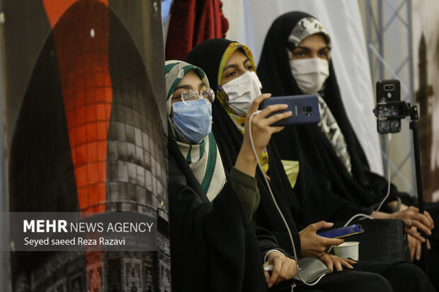 Intl. ‘Unity’ Poster Workshop held in Tehran
