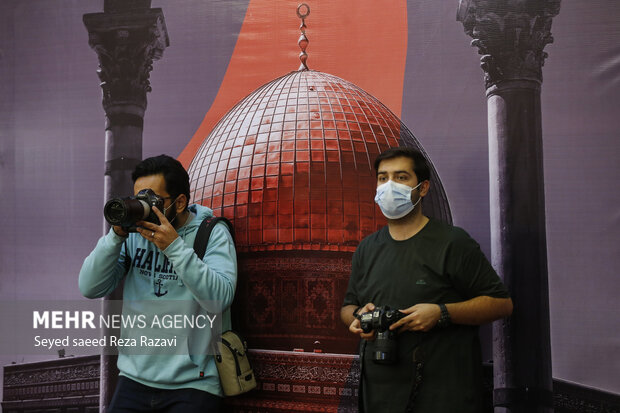 Intl. ‘Unity’ Poster Workshop held in Tehran
