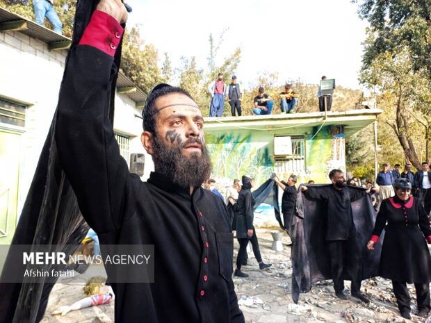 اجراهای روز اول پانزدهمین جشنواره بین المللی تئاتر خیابانی مریوان