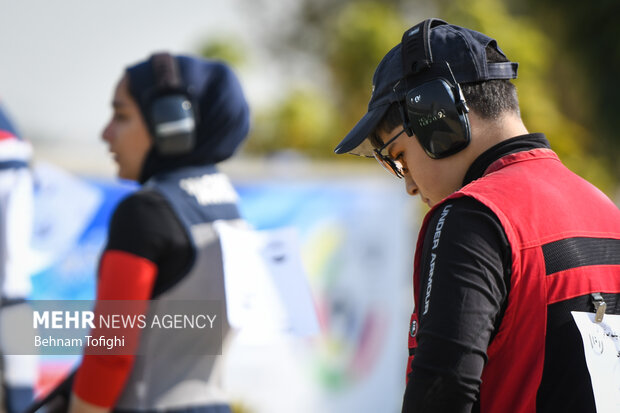 Clay pigeon shooting competition in Tehran
