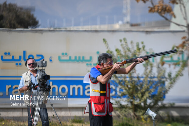 Clay pigeon shooting competition in Tehran
