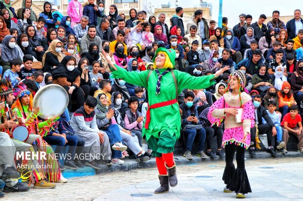 Intl. Street Theater Festival underway in Marivan
