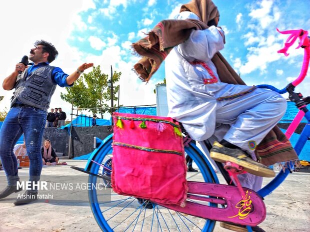 Intl. Street Theater Festival underway in Marivan
