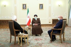 ایران کی تینوں قوا کے سربراہان کا اجلاس صدررئیسی کی میزبانی میں منعقد