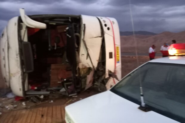 جادههای یزد همچنان قربانی میگیرد/ مسئولان چاره اندیشی کنند