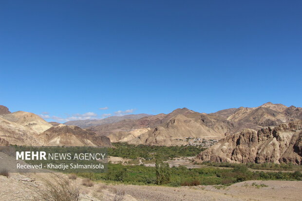 گشتی در باغ های انار روستای نمهیل شهرستان خلخال