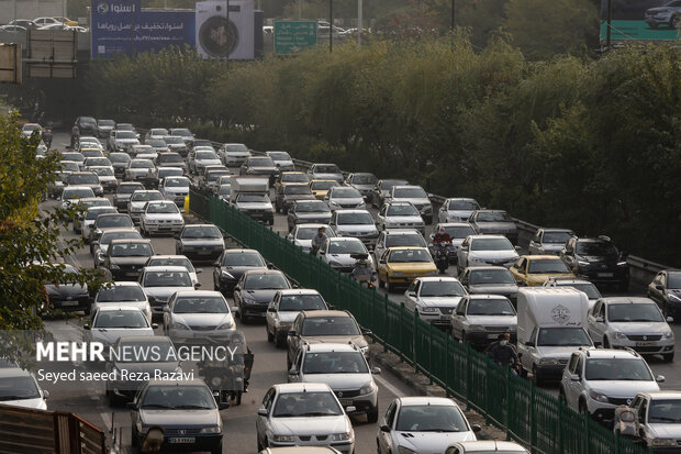 ترافیک نیمه سنگین در برخی از معابر بزرگراهی تهران