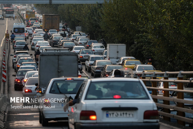 ترافیک نسبتا سنگین در پایتخت/ کدام معابر پر ترافیک‌ هستند؟