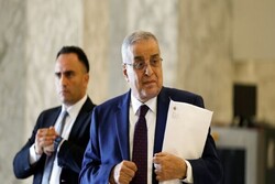 وزير خارجية لبنان يؤكد أن الحكومة لن تستقيل