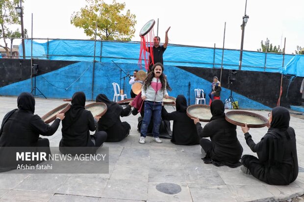 روز پایانی اجراهای عمومی پانزدهمین جشنواره تئاتر خیابانی مریوان