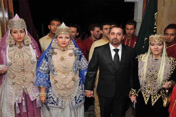 آیین‌های پیوند در الجزایر/مدح امام خمینی(ره) در عروسی‌های شیعیان