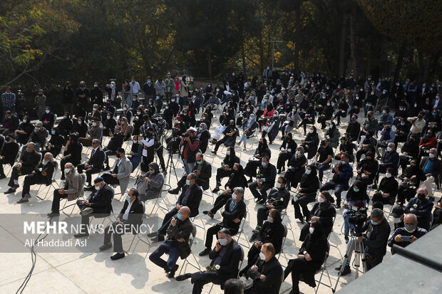 Funeral ceremony of prominent Iranian painter ‘Darroudi’
