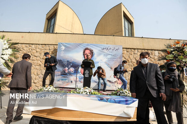 Funeral ceremony of prominent Iranian painter ‘Darroudi’
