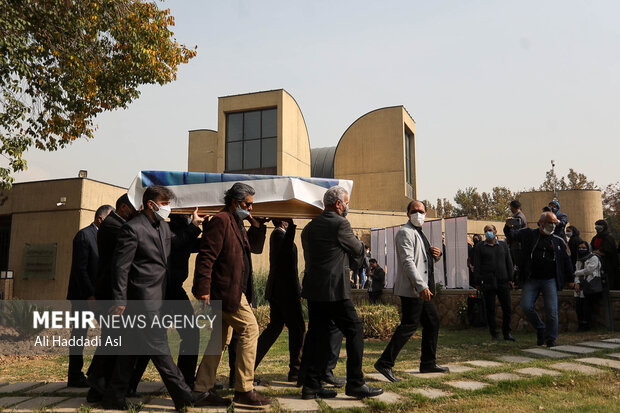 Funeral ceremony of prominent Iranian painter ‘Darroudi’
