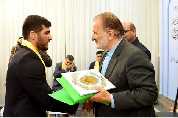 تقدیر آستان حضرت عبدالعظیم(س) از مدال آوران مسابقات جهانی 