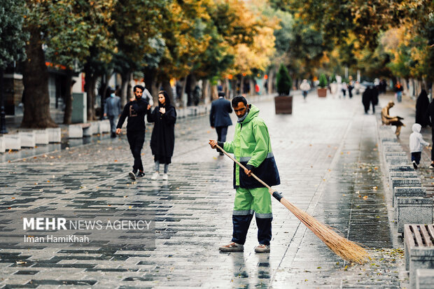 طراوت باران پاییزی در همدان