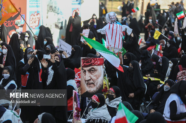 راهپیمایی یوم الله ۱۳ آبان در تهران