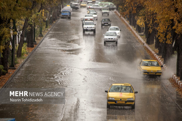 بارش‌ها در غرب اصفهان آغاز شد / احتمال بارش برف در مناطق کوهستانی