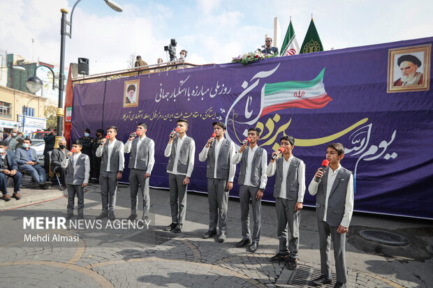 Zanjan hosts ceremony of Fight against Global Arrogance Day