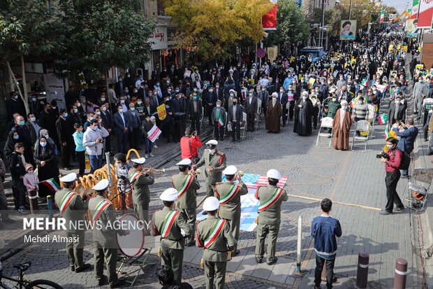 Zanjan hosts ceremony of Fight against Global Arrogance Day