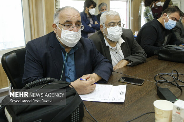  یک جانباز شیمیایی در جلسه دیدار شهردار تهران با نخبگان منطقه ۱۴ شهرداری حضور دارد