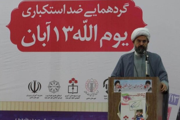 سپاه پاسداران انقلاب اسلامی مقتدرانه در برابر دشمنان ایستاده است