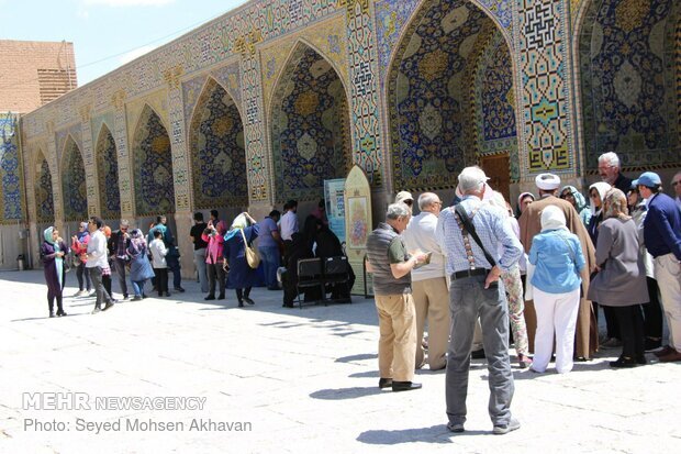 1st group of foreign tourists arrive in Iran amid  pandemic 
