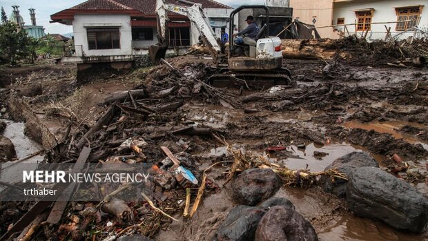 سیل در مناطقی از اندونزی صدها نفر را آواره کرد
