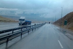 بارش برف و باران در محورهای کرمان/ تمامی راه ها باز است