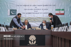 İran'dan Pakistan'a ulusal para birimiyle ticaret teklifi